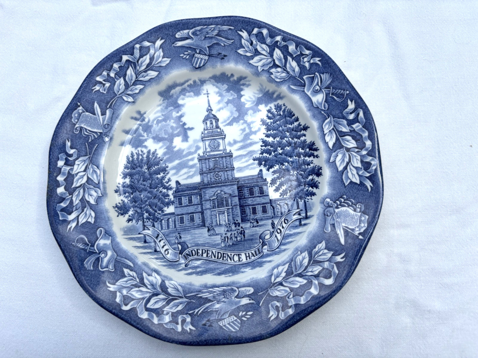 Enoch Wedgwood England for Avon Blue White 7 7/8th” Bicentennial Plate EUC