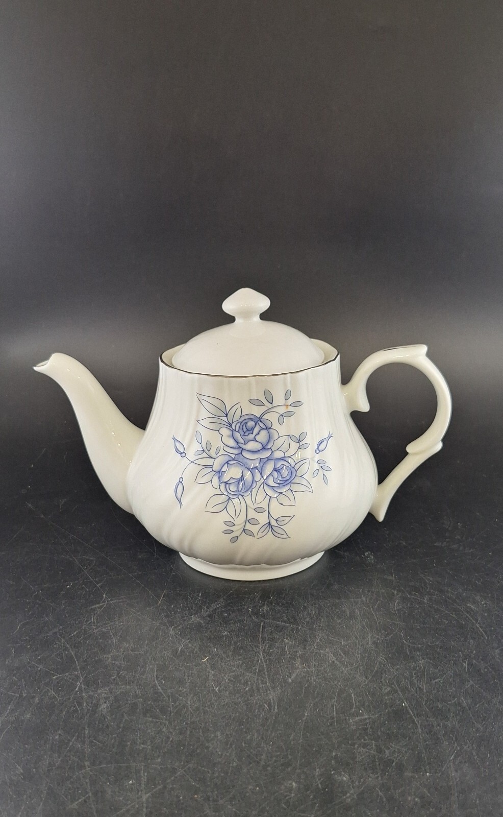 LYNNS Fine China White & Blue Roses Teapot Fluted Rim Platinum Trim Stylized 6″h