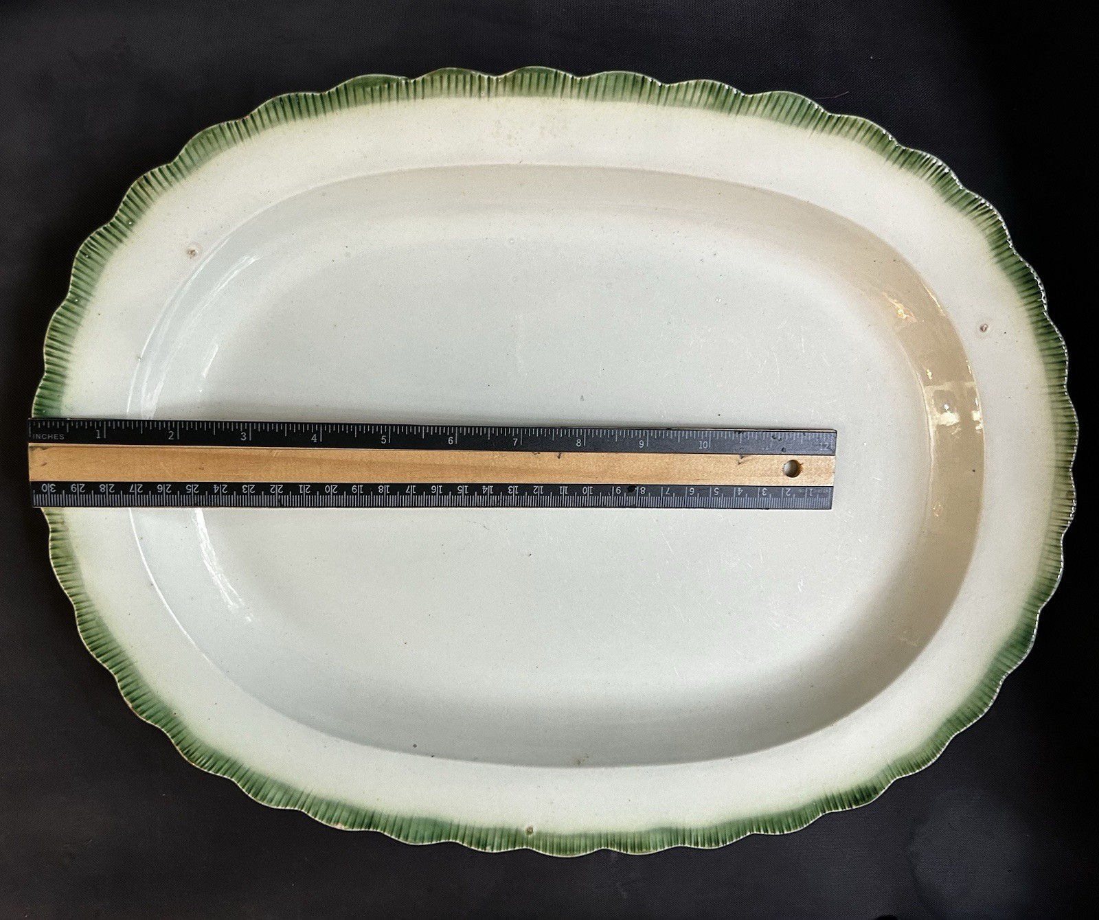 Early 19th Century Large Leeds Green Feather Edge Ironstone Platter