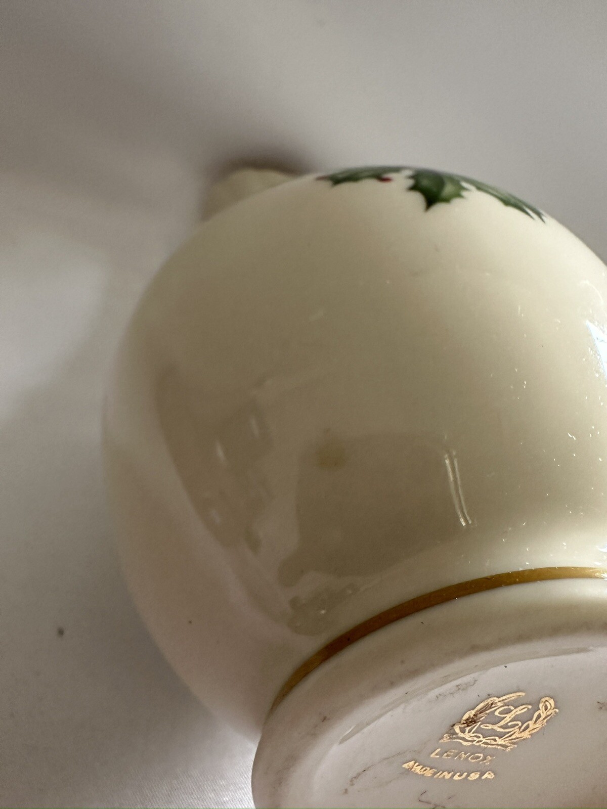 Lenox Holly Berry Fluted Round Bud Vase w/24kt Gold Trim 8” Holiday Christmas