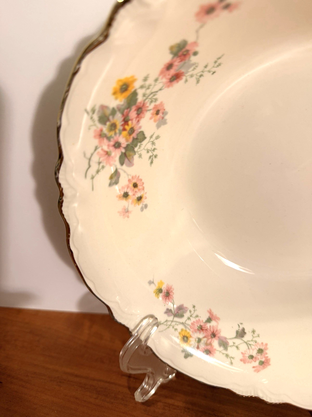 Homer Laughlin Eggshell Daisy Medium Serving Bowl circa 1936