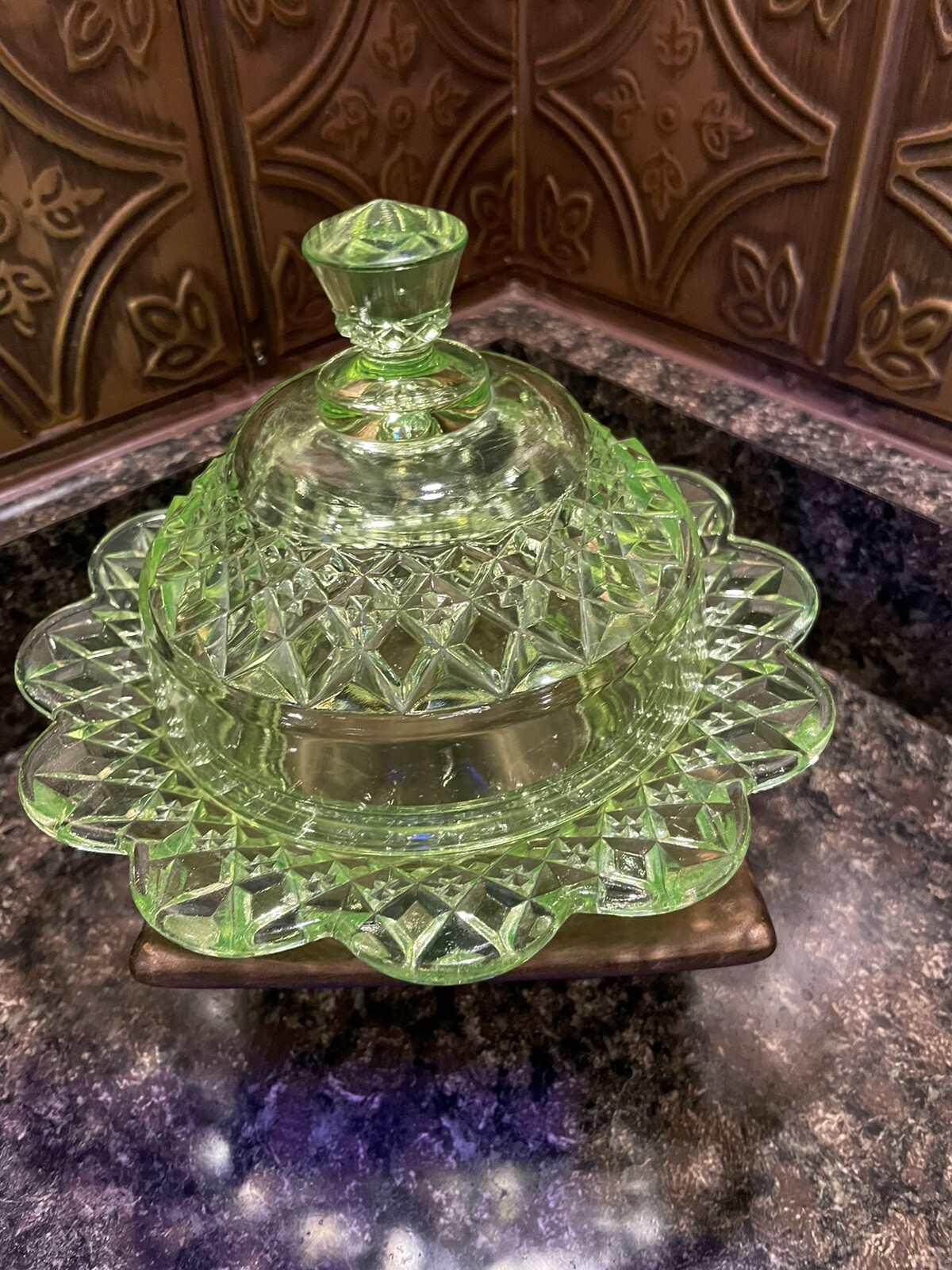 Vintage Riverside Green Vaseline Glass Petticoat Pattern Covered Bowl 30s Tested