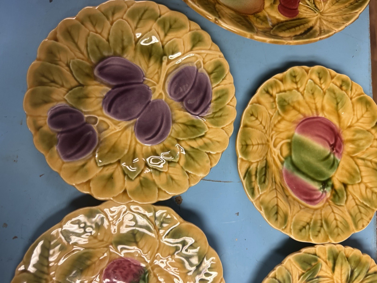 Set 8 Sarreguemines Majolica Hand Painted 7.5″ Fruit Plates & Platter France
