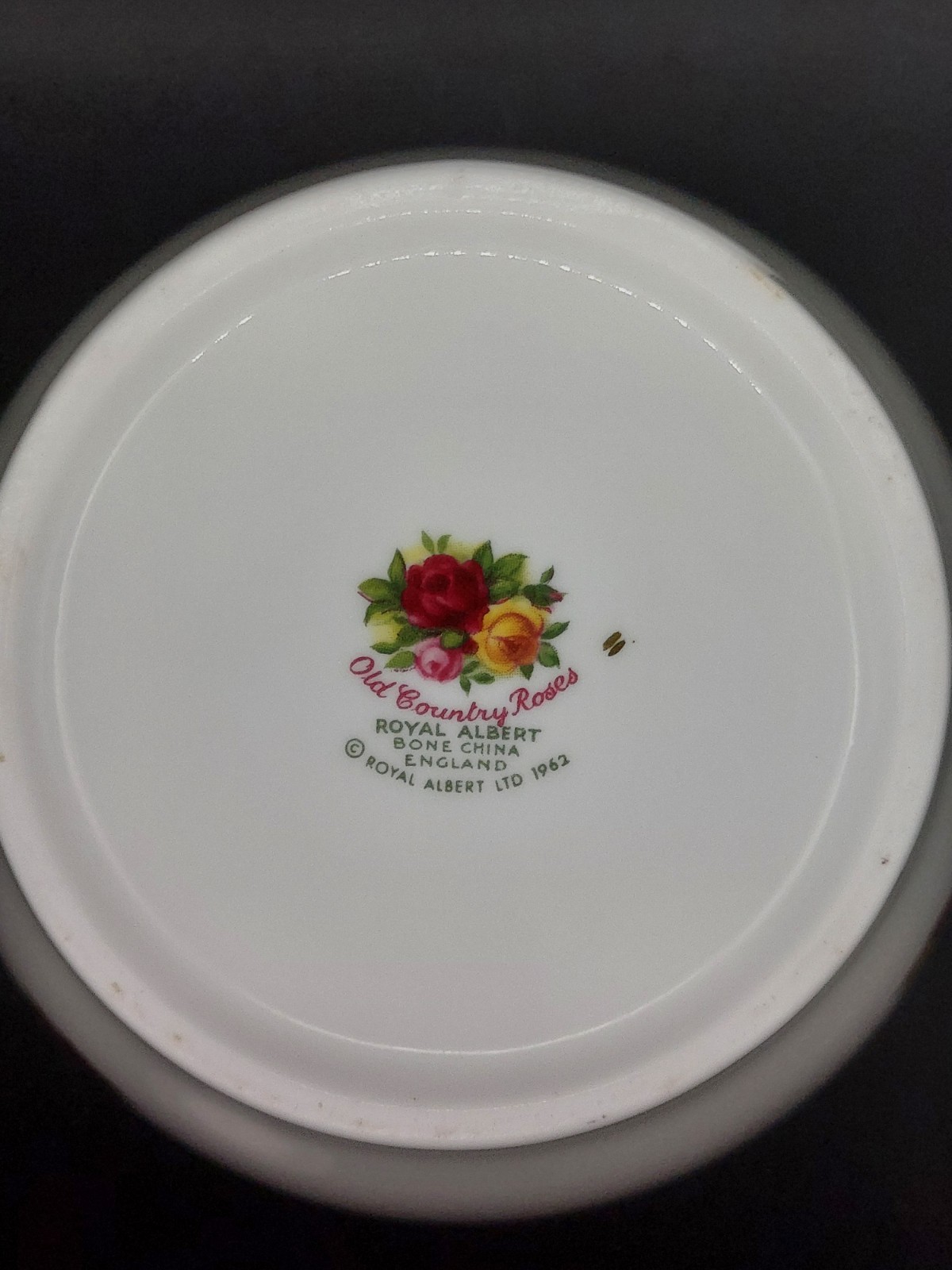 Royal Albert OLD COUNTRY ROSES – 7” GINGER JAR w/LID 1962 Bone China ENGLAND