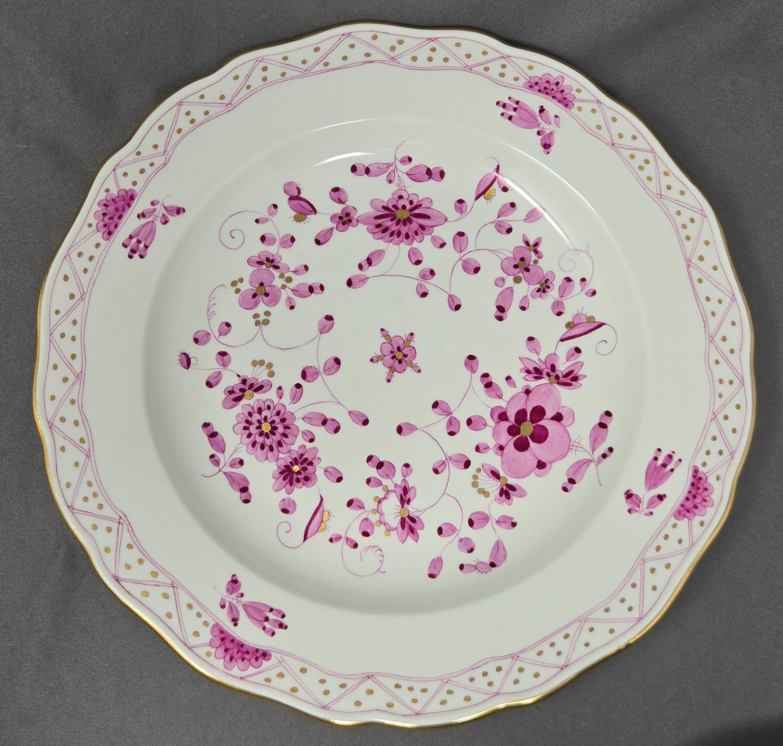 Set of 6 Meissen Hand Painted Pink Puce Indian & Gold 10 1/8 Inch Plates