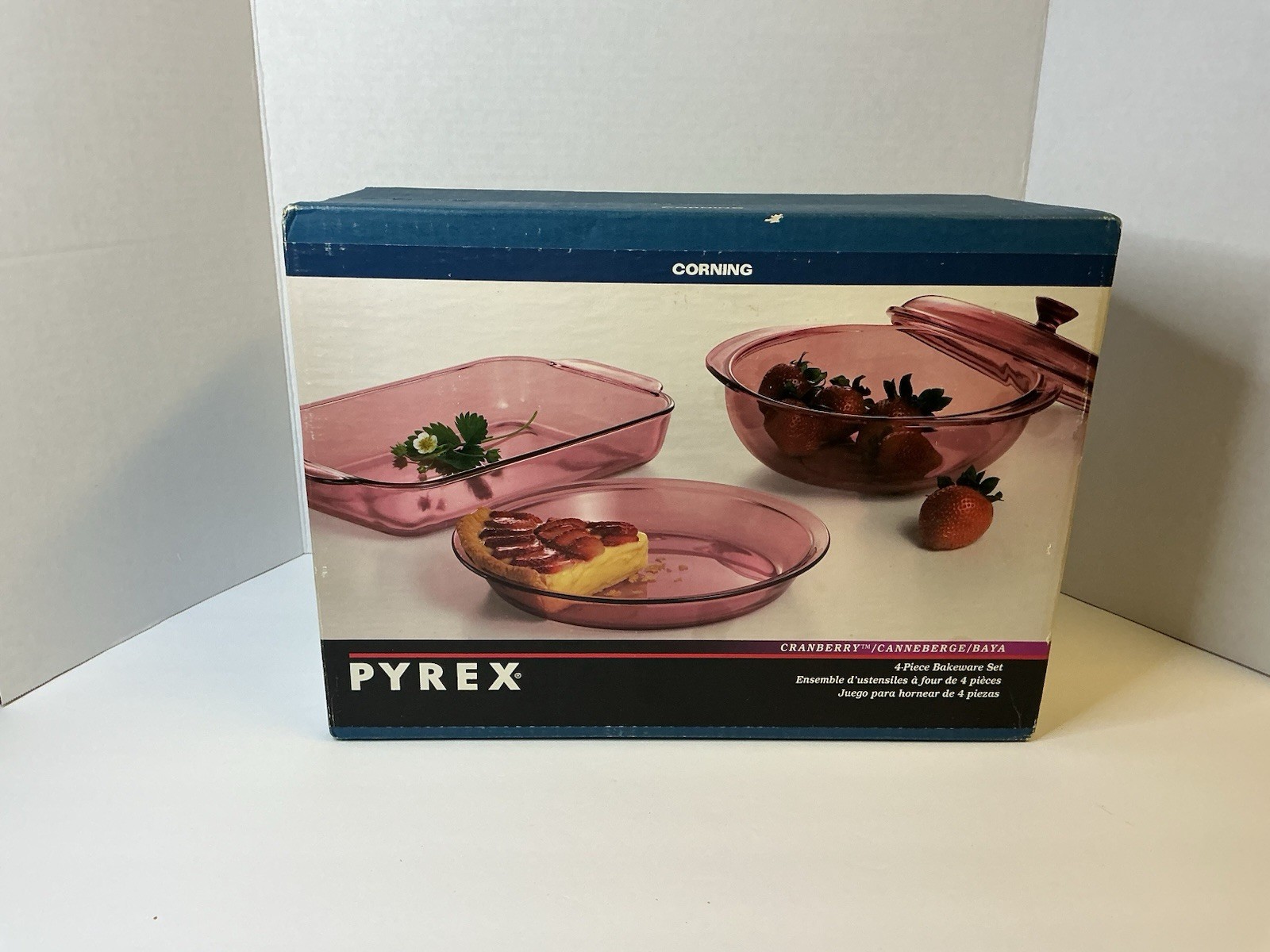 NEW VINTAGE Pyrex Cranberry 6016408 Bake-And-Serve 4-Piece Bakeware Set 1992