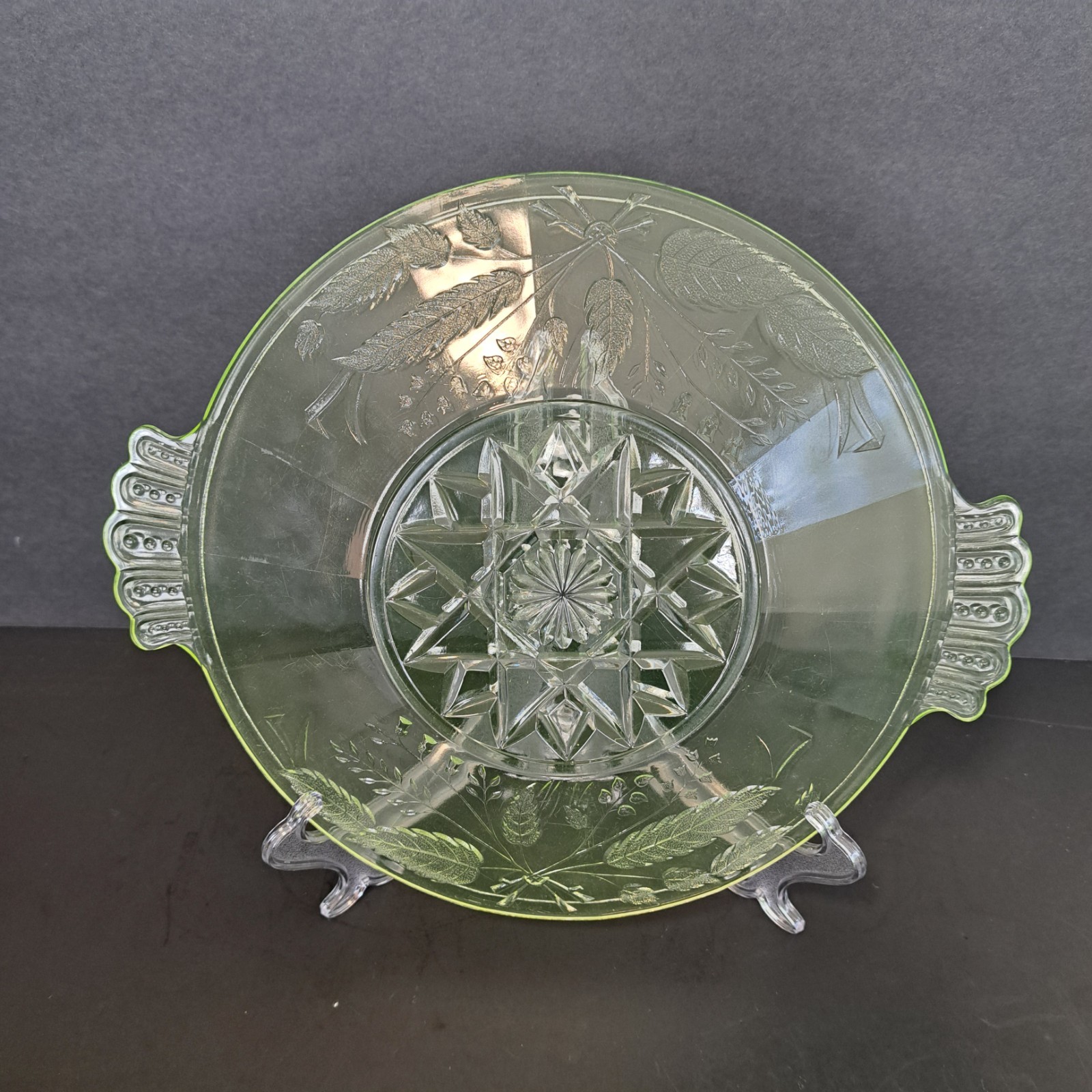 EAPG Antique Bryce Bros DUQUESNE Yellow Glass 9″ Plate Wheat and Barley Uranium