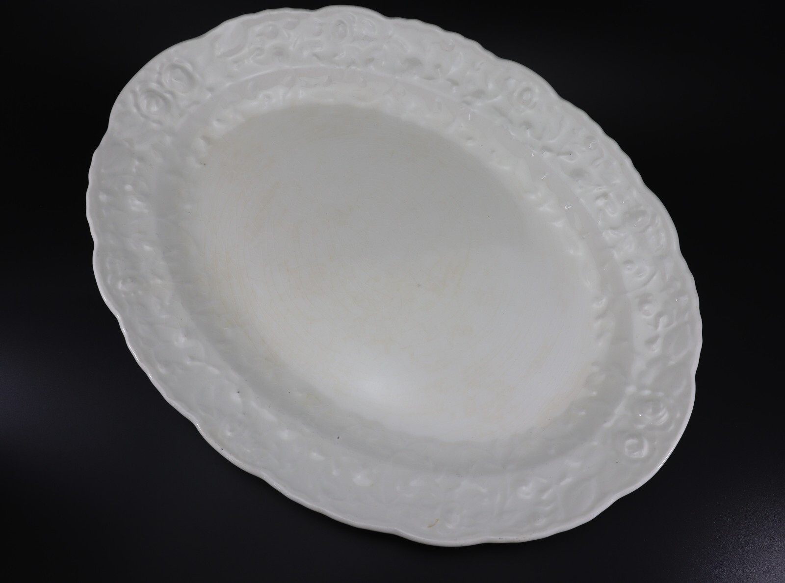 Pope Gosser Rose Point Oval SERVING PLATTER 13 1/4″ White Raised Roses Vintage c