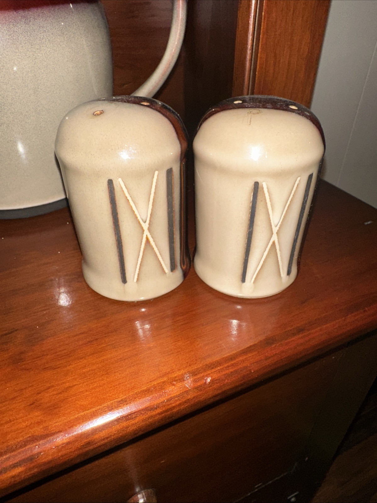 Nova Brown by SANGO Two Toned Drip Glaze Pottery Set