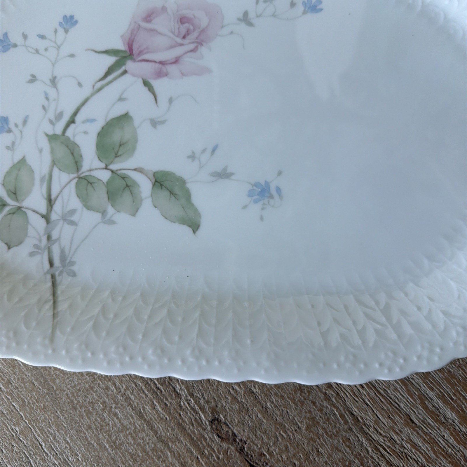 Mikasa APRIL ROSE Serving Platter Bone China 15 x 10 Embossed A7053