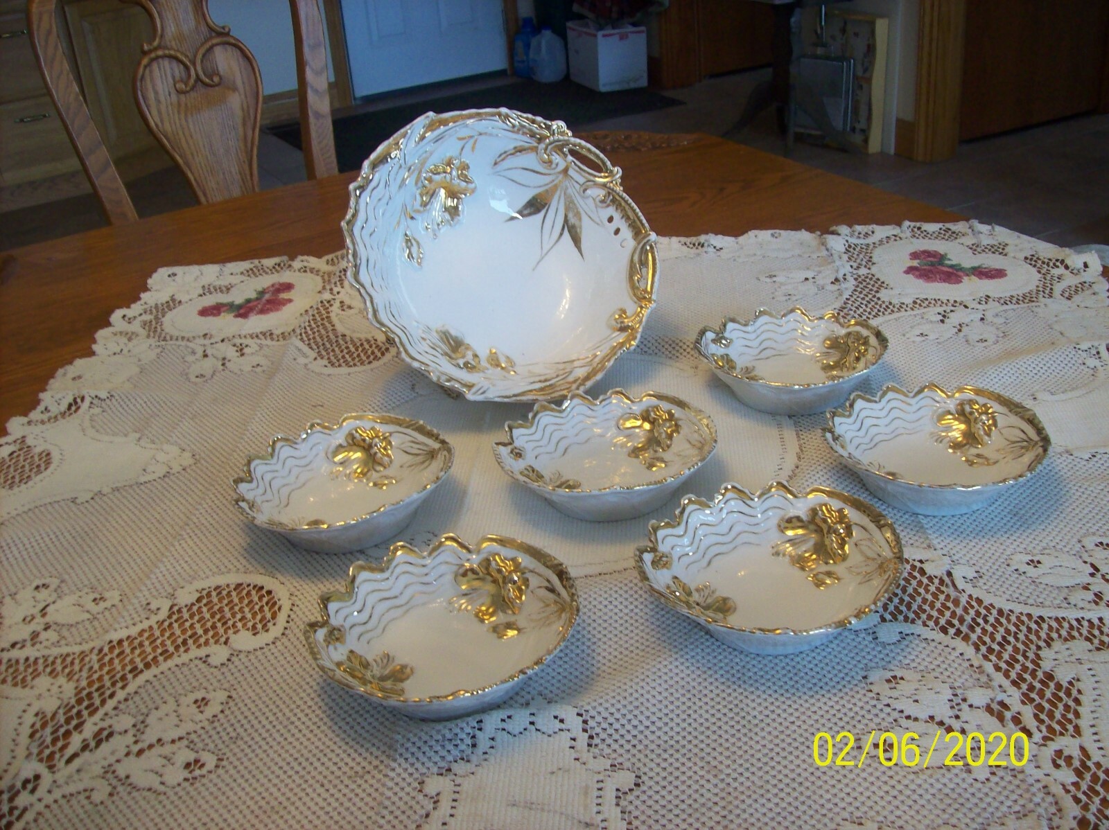 Gold & White Porcelain Raised Floral Pattern 7 Piece Vintage Berry Bowl Set