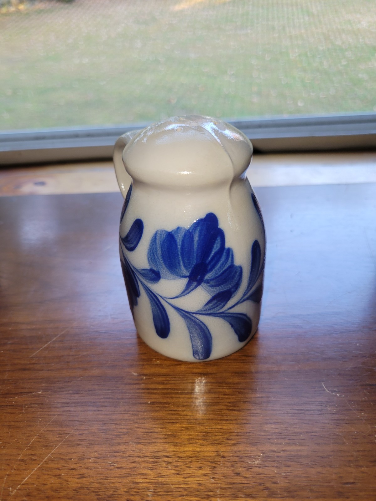 Salmon Falls Stoneware Blue Pennsylvania Salt Glaze Salt or Pepper Shaker