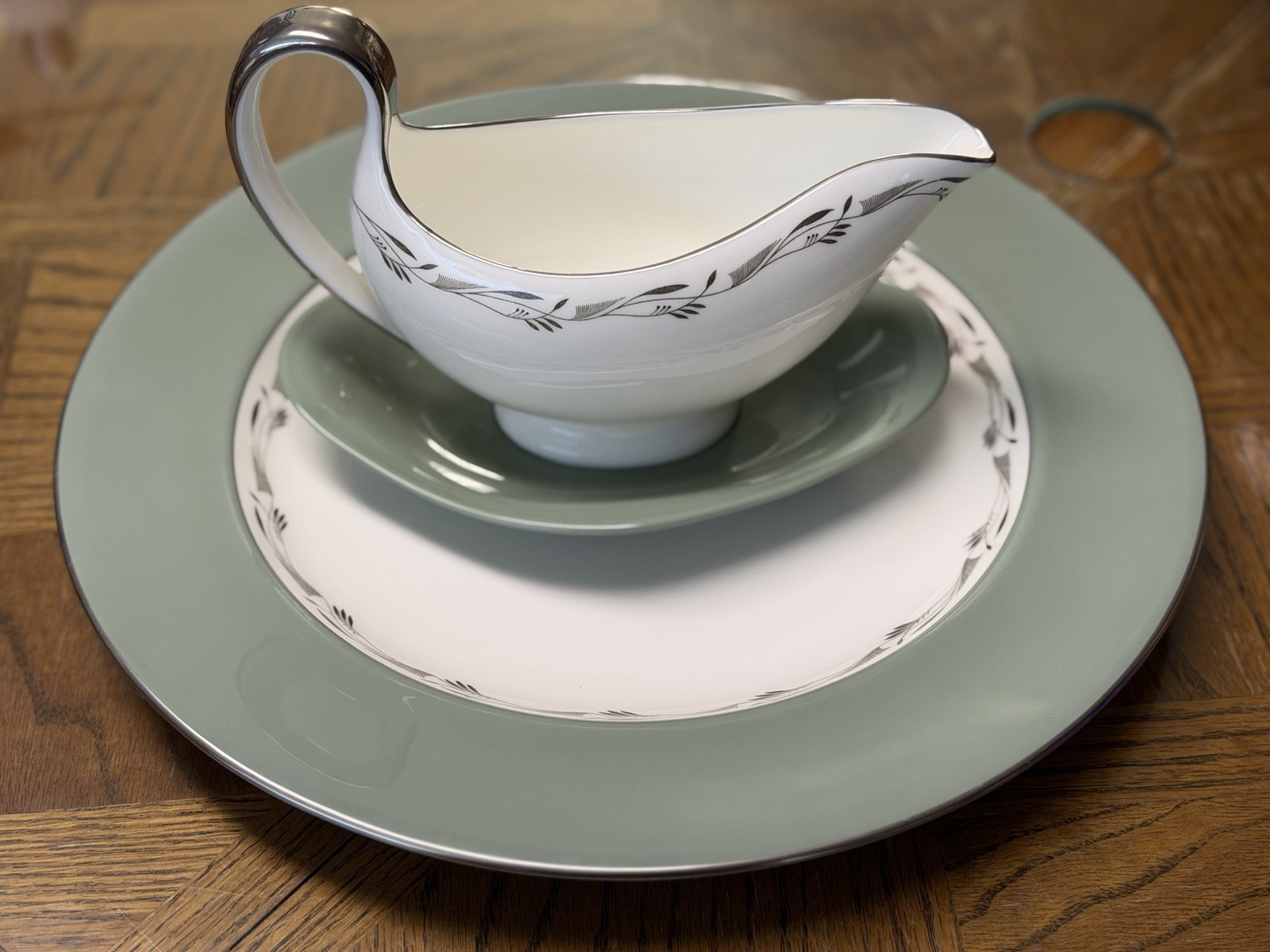 Vintage Wedgwood Bone China W4269 Green Gravy Boat with Attached Stand & Platter