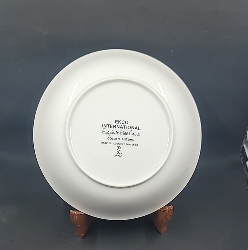 Four Piece Setting EKCO International Golden Autumn Fine China Japan Vintage