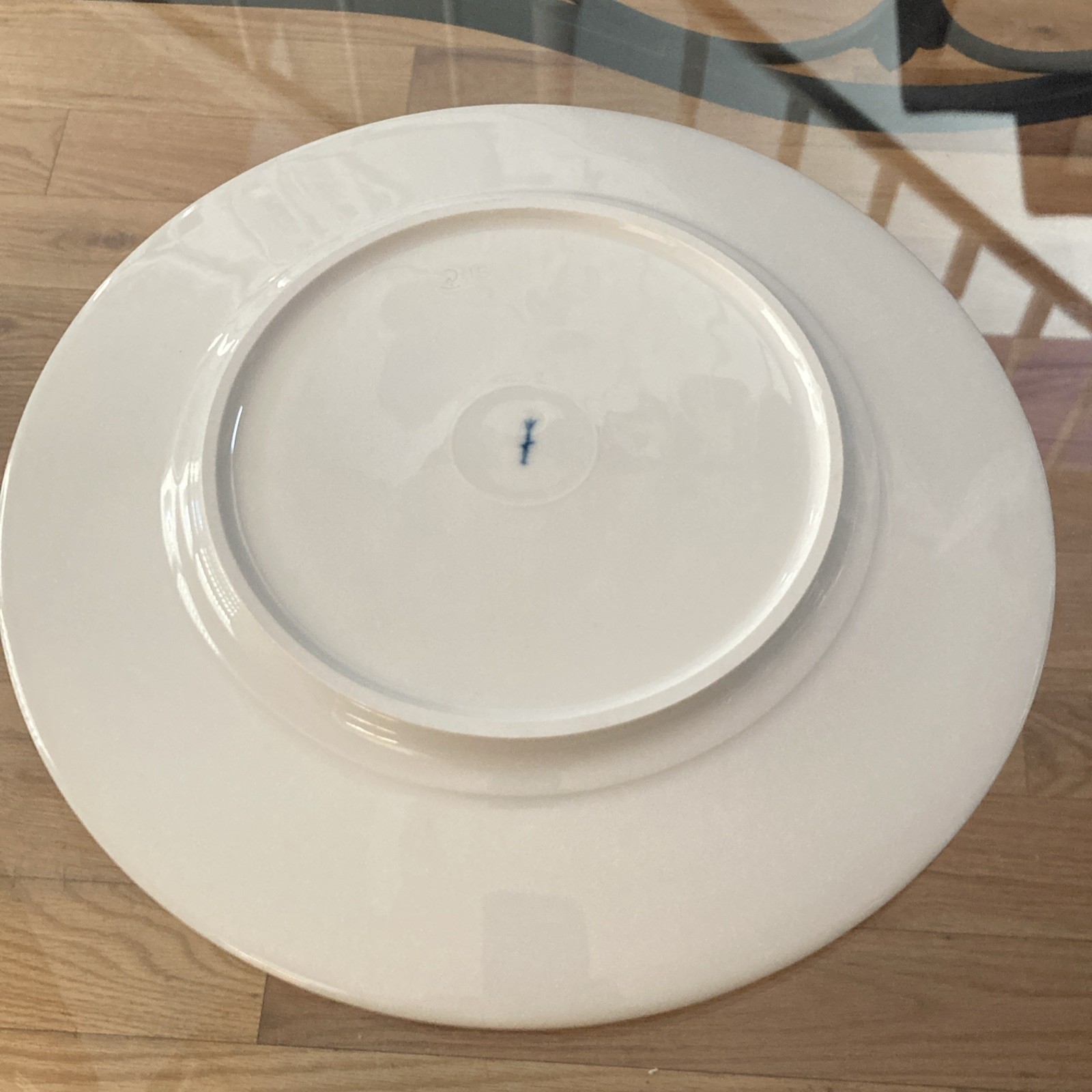 KPM “Arkadia” Dinner Plate Syrinx Medallion Porcelain 10.25″ Berlin Germany
