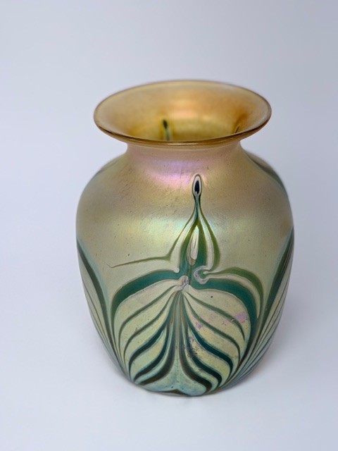 Gold Luster Vase With Green Pulled feather Design. Saul Alcaraz