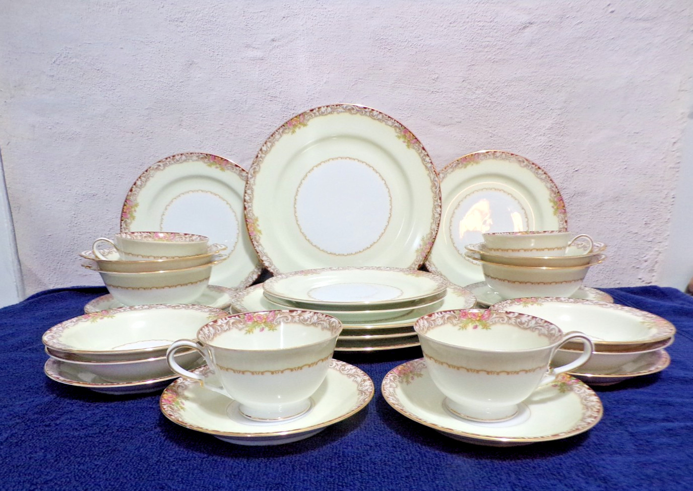 Noritake Harmony #3906 Gold Trim Made Occupied Japan Dinnerware Service for 4