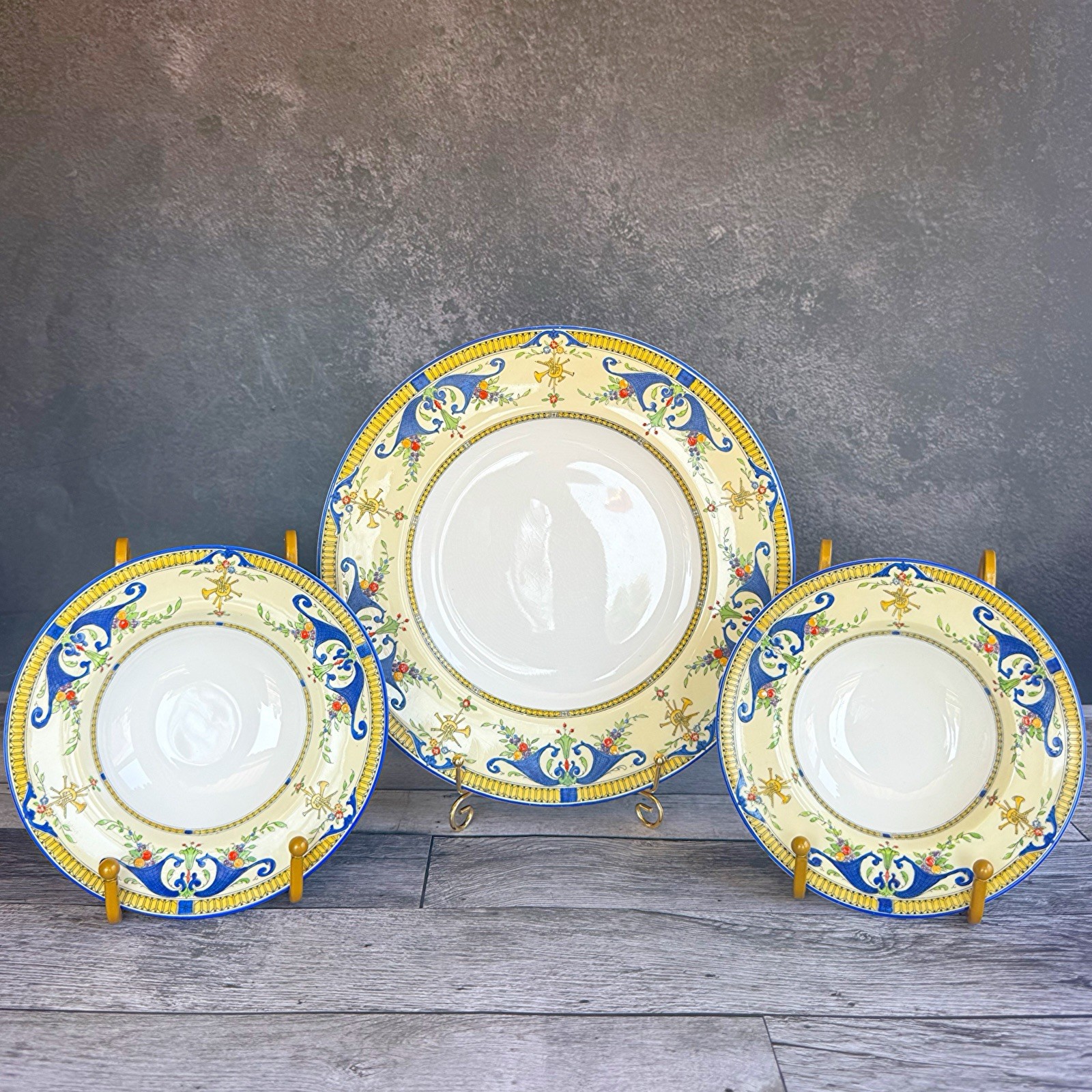 Royal Worcester Bordeaux Set 3 Dinner Plate Two Berry Bowls Bone China England