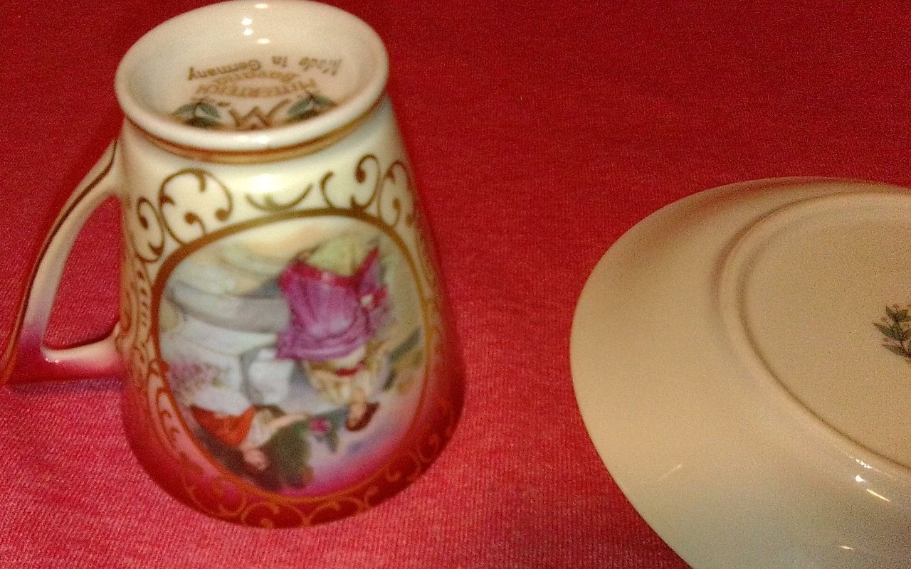 Mitterteich Bavaria Germany Demitasse Cup And Saucer Gold Trim Red/pink/Cream