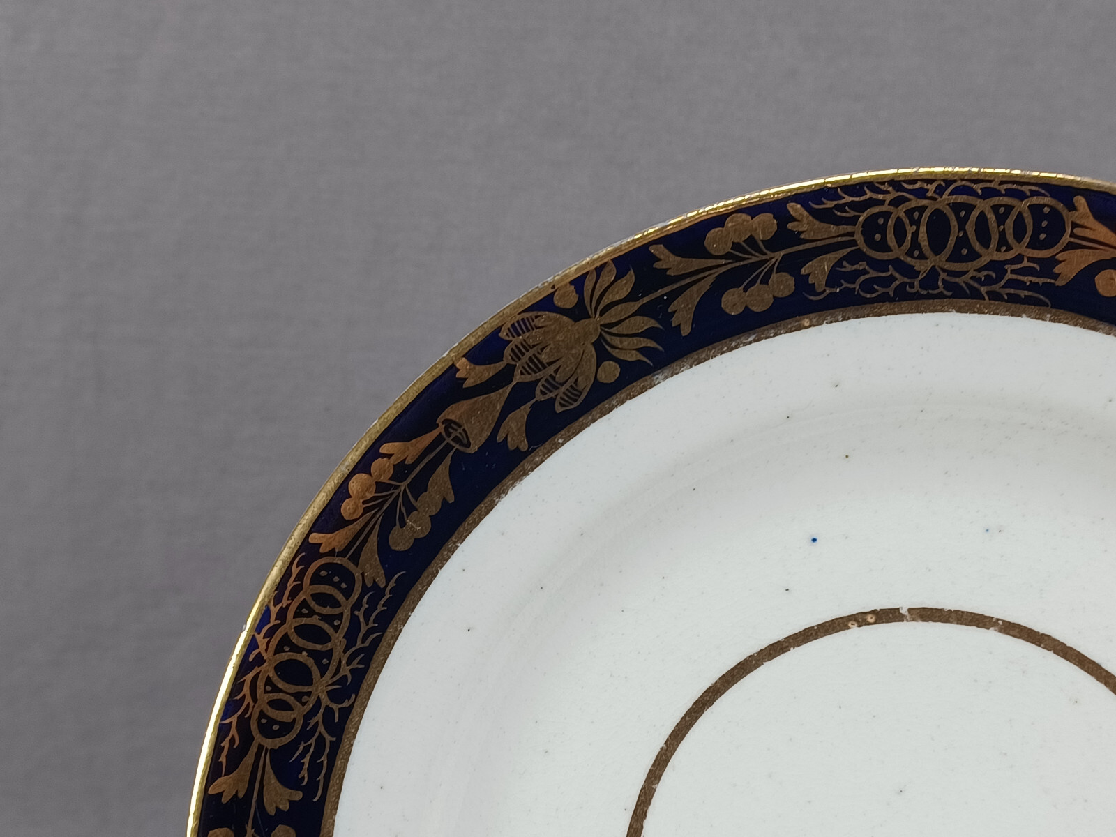 Chamberlain Worcester Gold Floral & Cobalt Border 9 1/8 Inch Plate C1800-1820 A