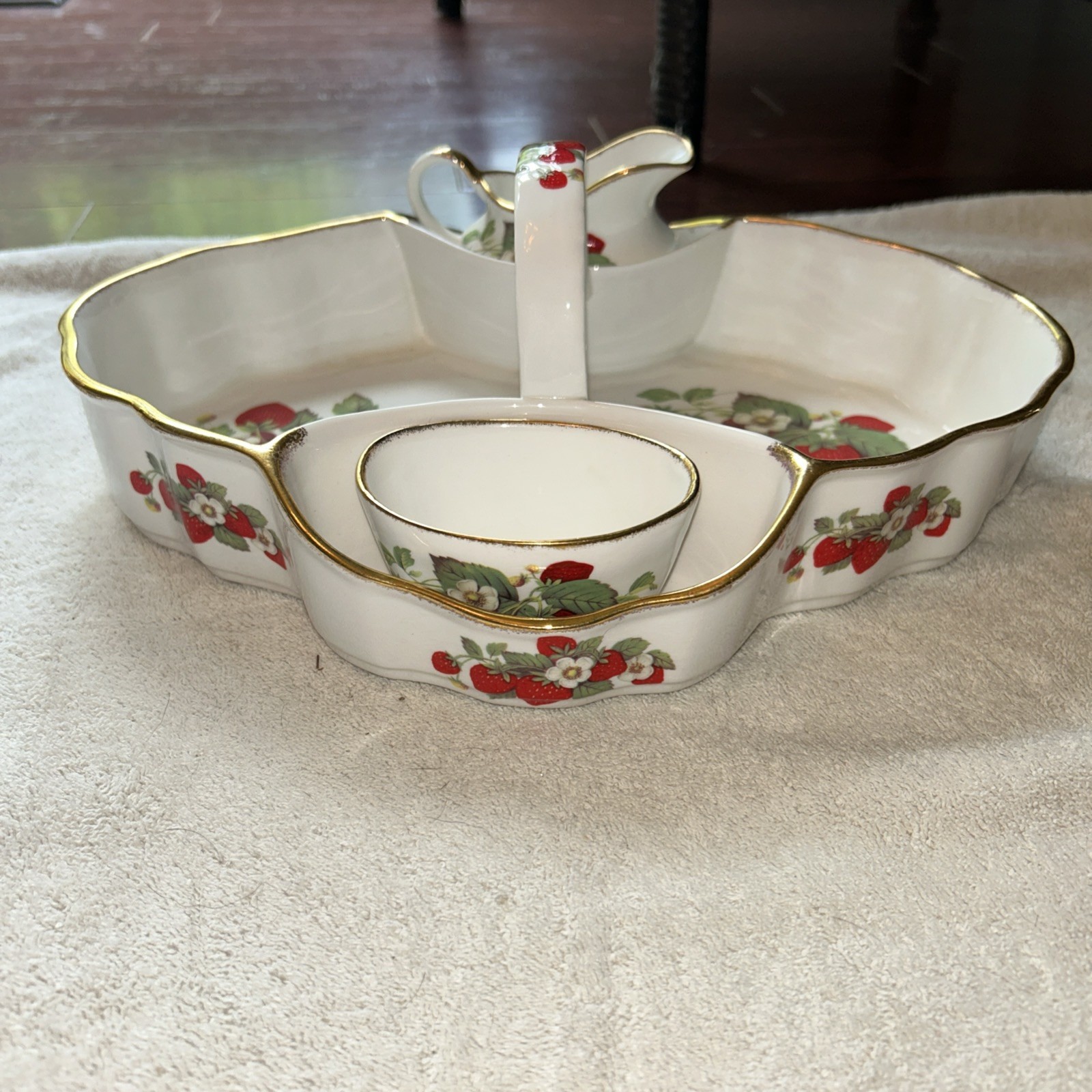 St. George Fine Bone China Strawberry Basket with creamer and sugar bowl slots