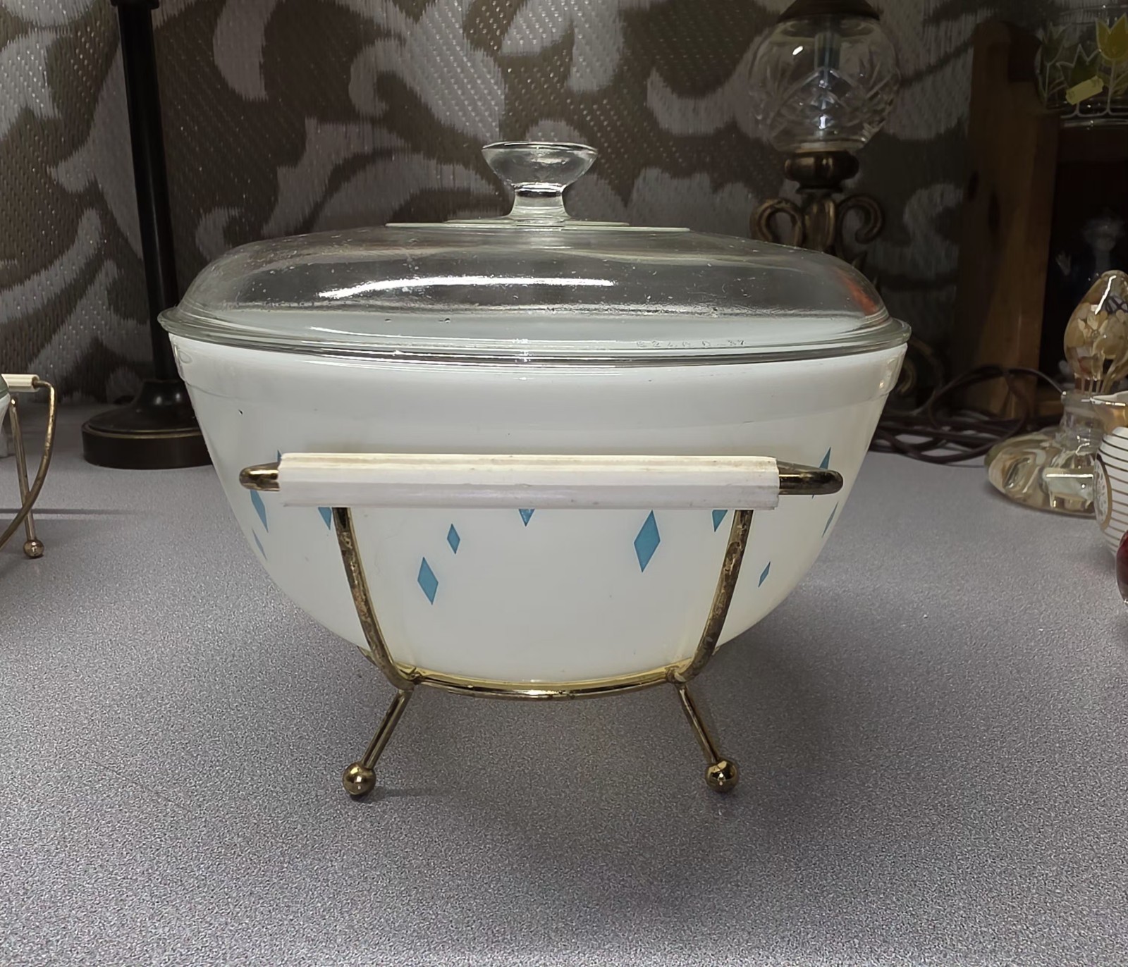 RARE 1950s Pyrex Turquoise Diamonds Promo 2.5 Qt Casserole Dish w/ Lid & Cradle