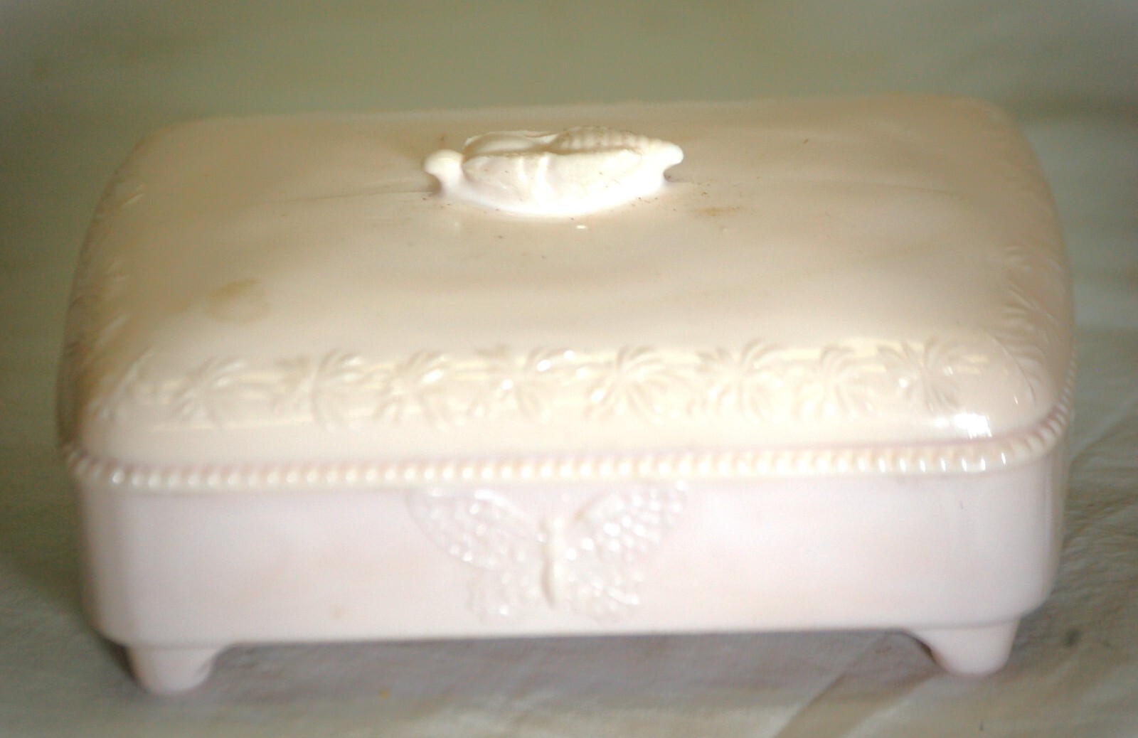 Jeannette Cigarette Box Butterfly Shell Pink Milk Glass