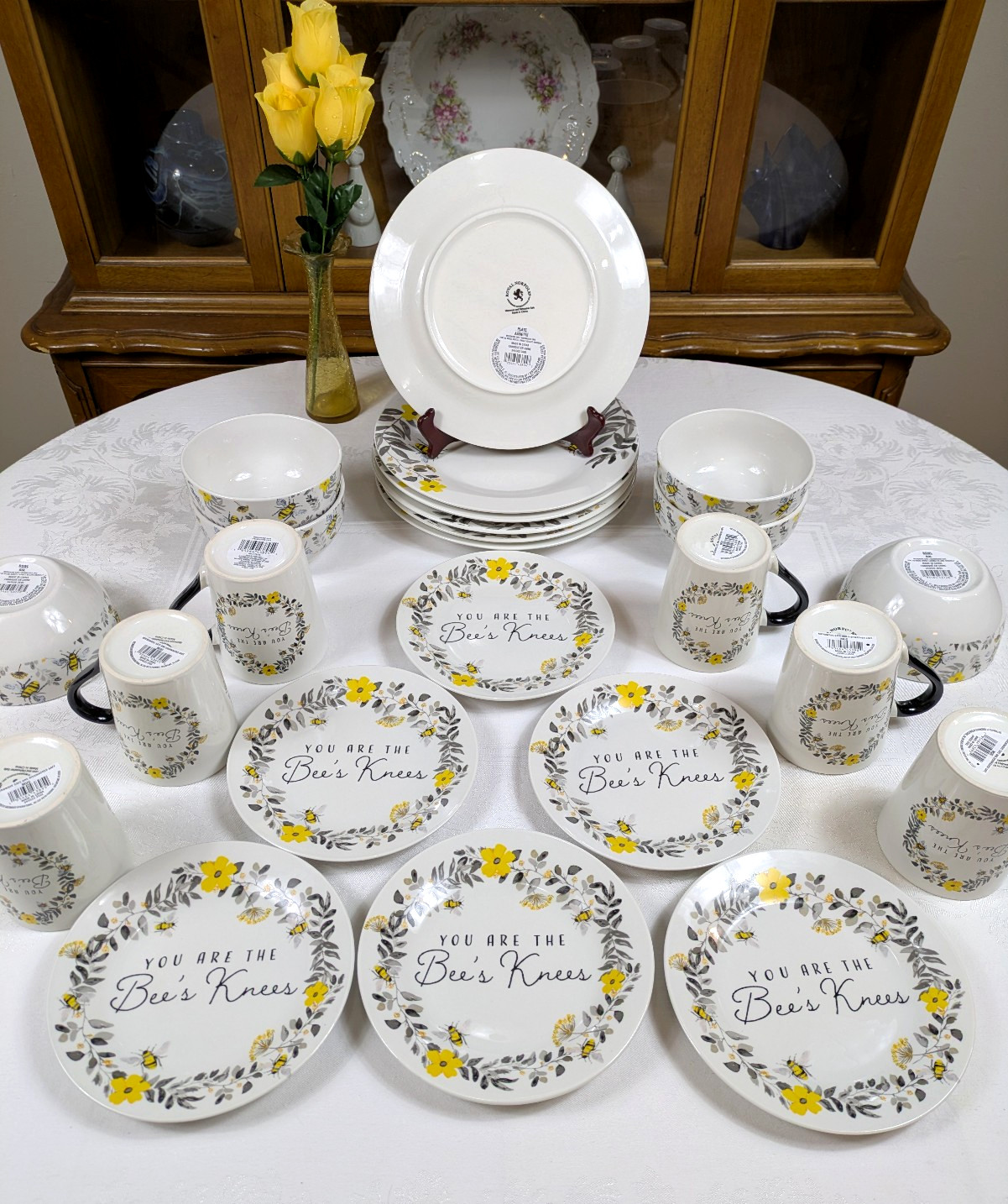24 ROYAL NORFOLK BUMBLEBEE & FLOWERS Service for 6, Dinner Salad Plate Bowl Mugs