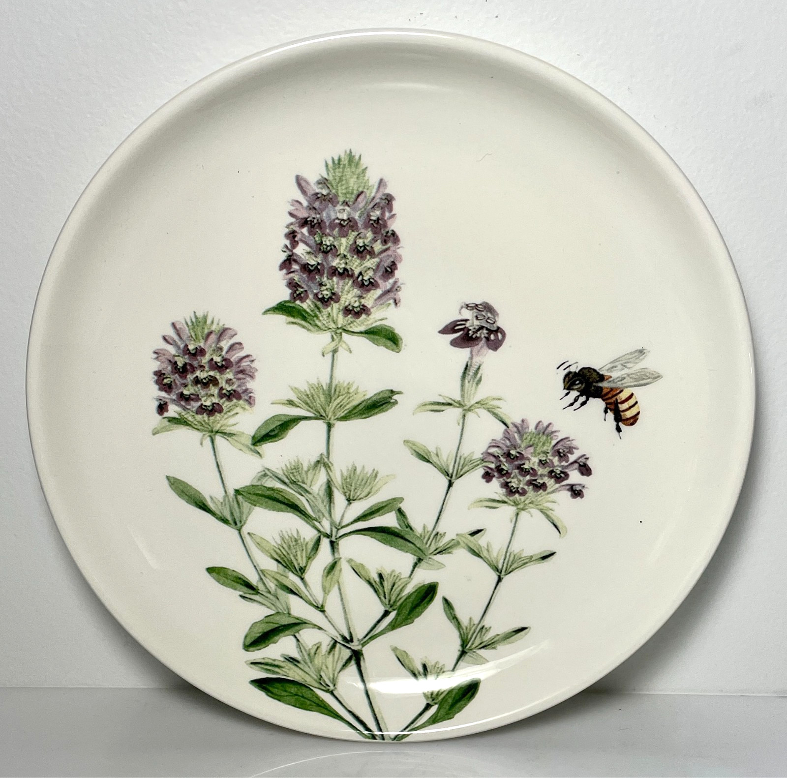 Pier 1 Bee and Wildflower Purple Flower Salad Dessert Plate 8 1/2″