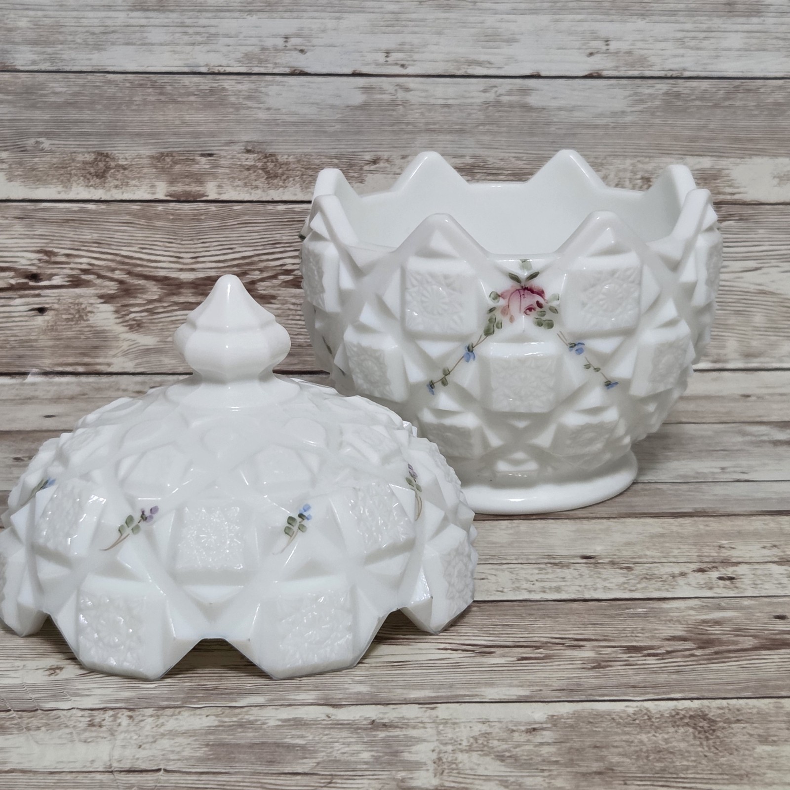 Vintage WESTMORELAND Old Quilt Pattered Milk Glass Candy Dish Rose Garland Lid