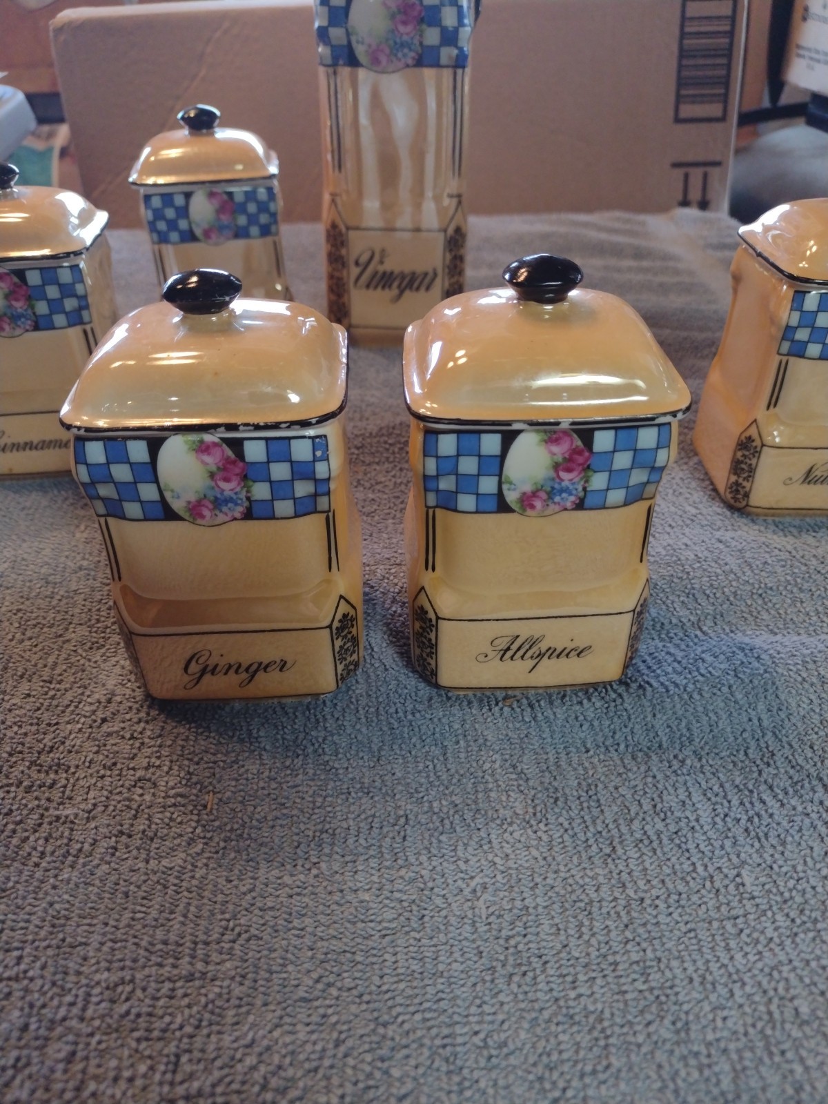 Vintage Collectible Victoria CzechoSlovakia Spice Jars And Vinegar Cruet Rose…