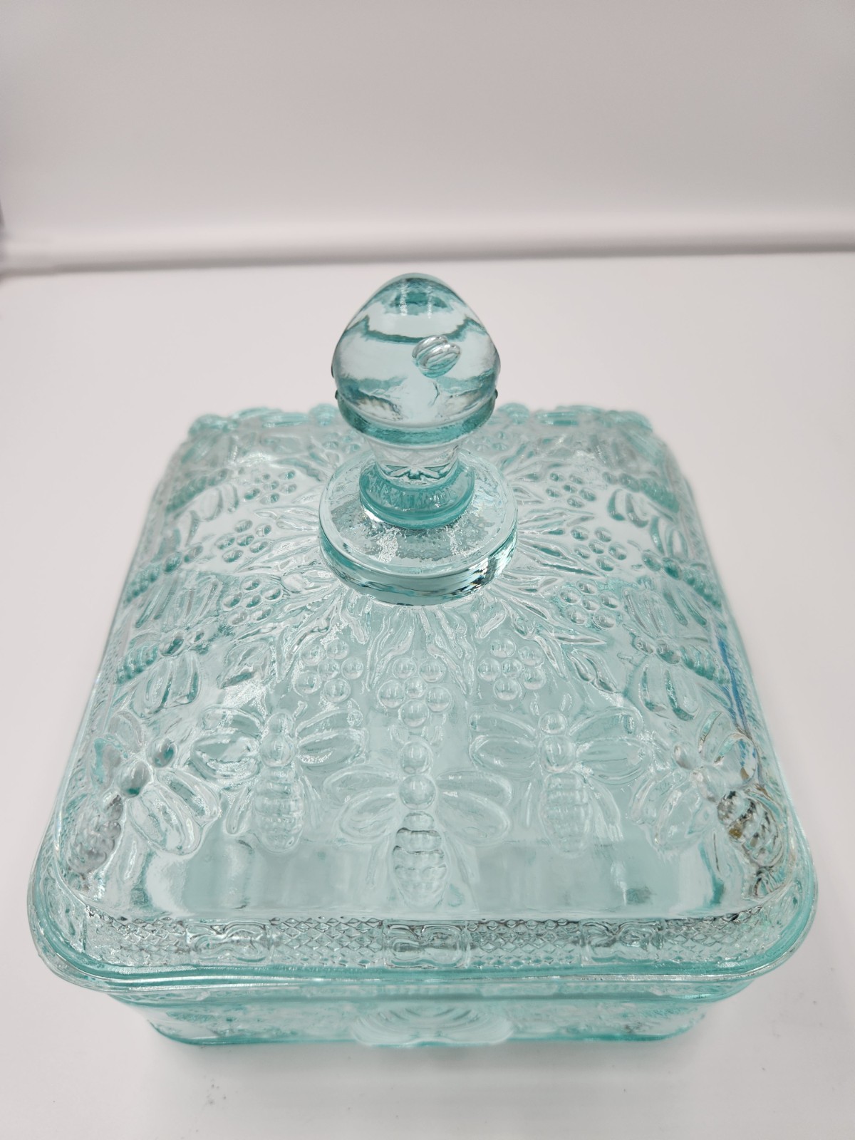 Indiana Tiara Glass Covered Honey Bee Jar Candy Dish Trinket Box Aquamarine