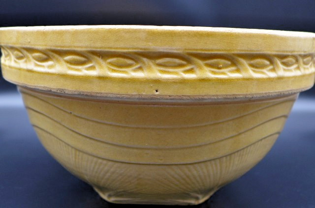 Antique 1920’s McCoy Pottery Yellowware Mixing Bowl Sunrise / Sunburst XL 11.5″