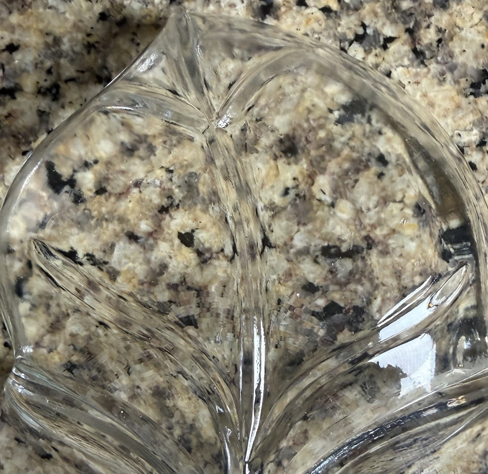 Leaf Shaped Divided Candy Dish Glass Tabletop Candy Nut Coin Holder 6.5″ Server