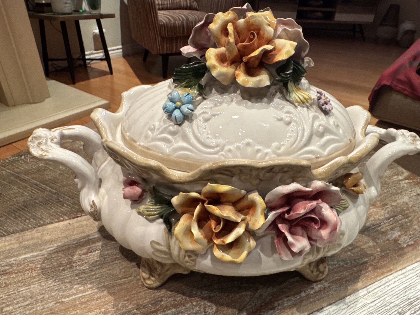 HG 21″L CAPODIMONTE HP Covered Footed Handled Bowl Tureen ROSES+ ITALY