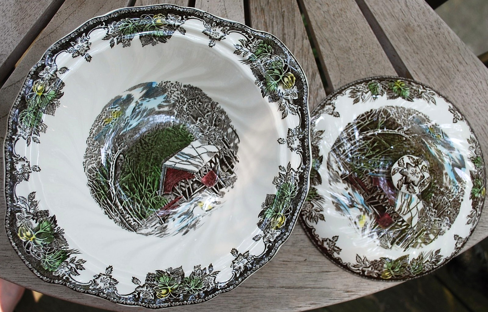 Vtg Johnson Bros COVERED BRIDGE FRIENDLY VILLAGE 10.25″ Covered Veg Dish ENGLAND