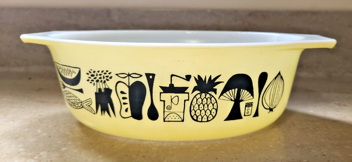 PYREX Mod Kitchen Oval Casserole Dish – 1.5 Qt – Promo, 1958