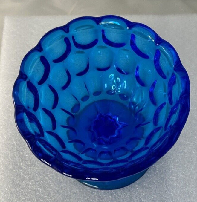 Colonial Blue Thumbprint Pattern Scalloped Edge Pedestal Dish, 4.5″ x 4.25″ VTG
