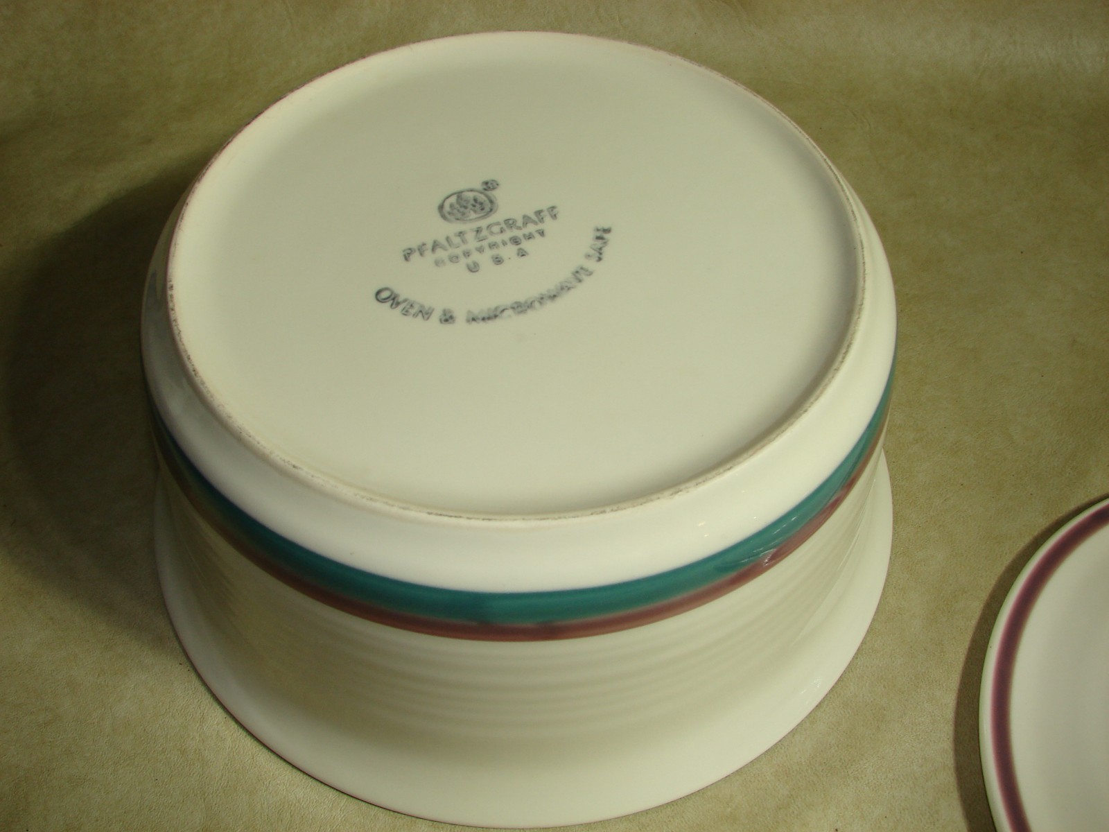 Pfaltzgraff Juniper 2 Quart Round Stoneware Casserole with Lid / USA