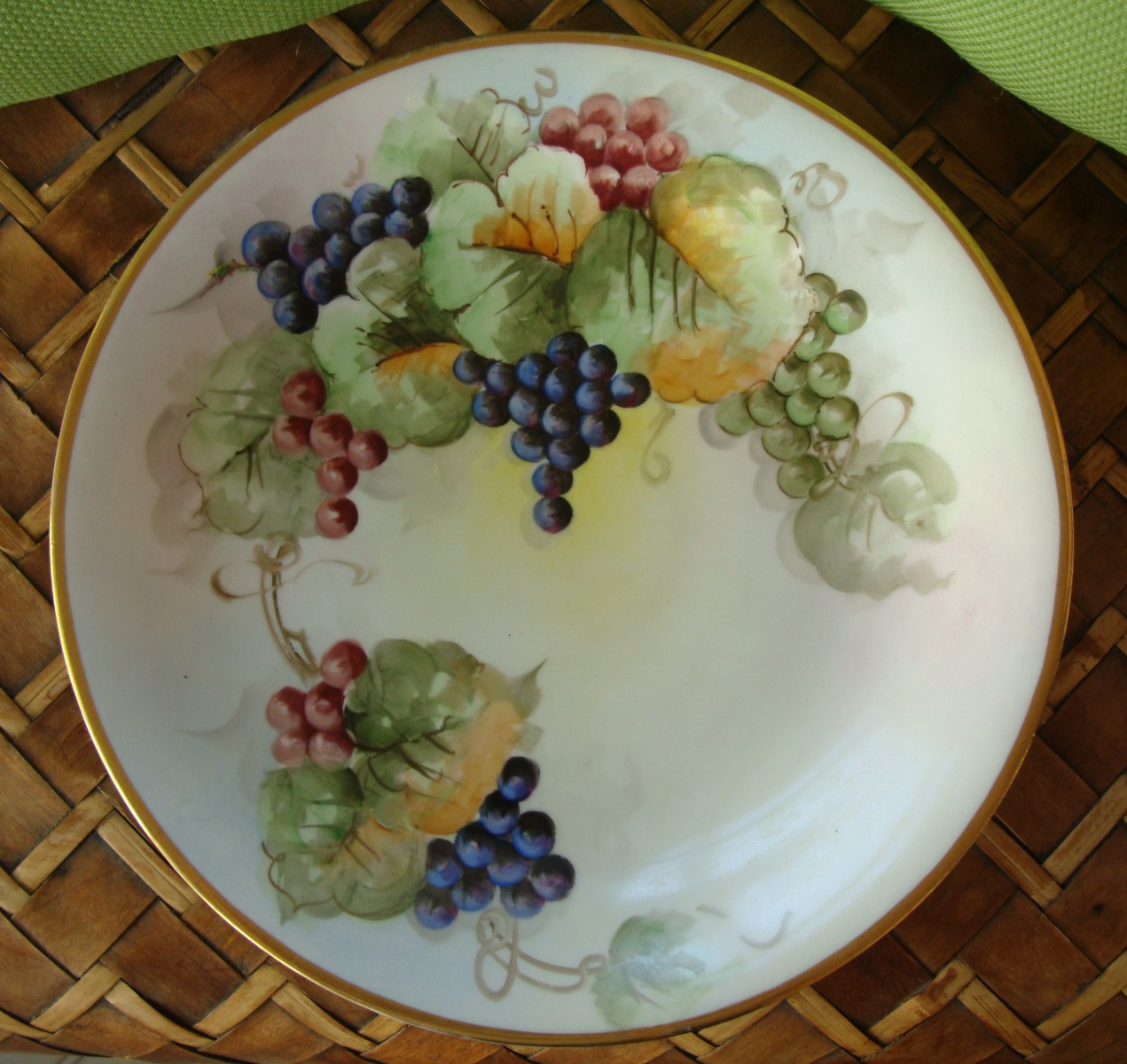 LIMOGES UNION CERAMIQUE 12″ LARGE HAND PAINTED CHARGER PLATE PLATTER TRAY GRAPES