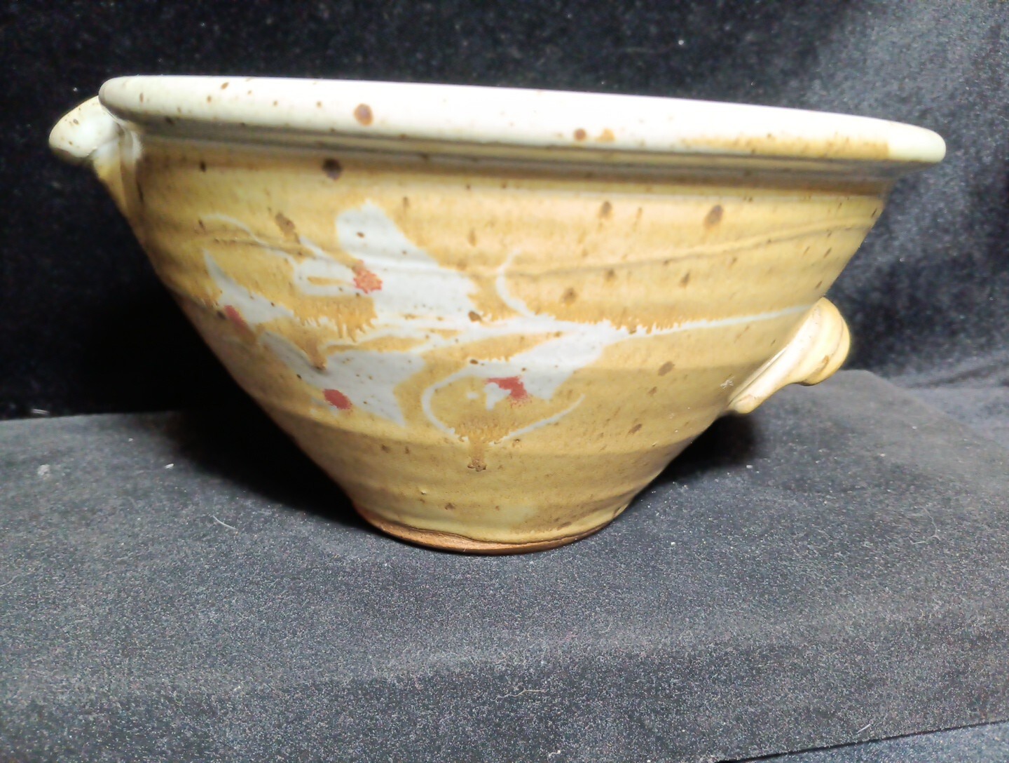 Pottery 8.25”W Mixing Bowl With Spout Floral Decor 4.25″H