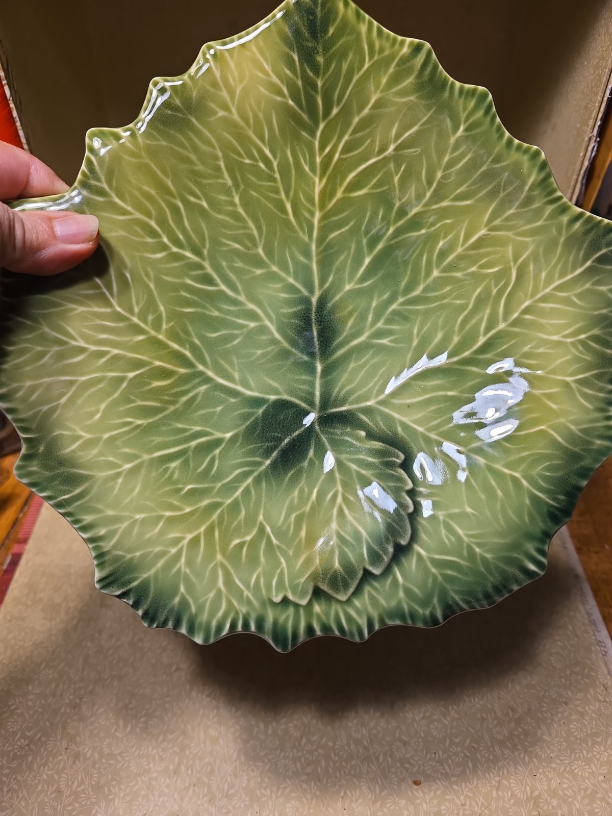 William-Sonoma 10 3/8″ Green Leaf Plate(s) Italy