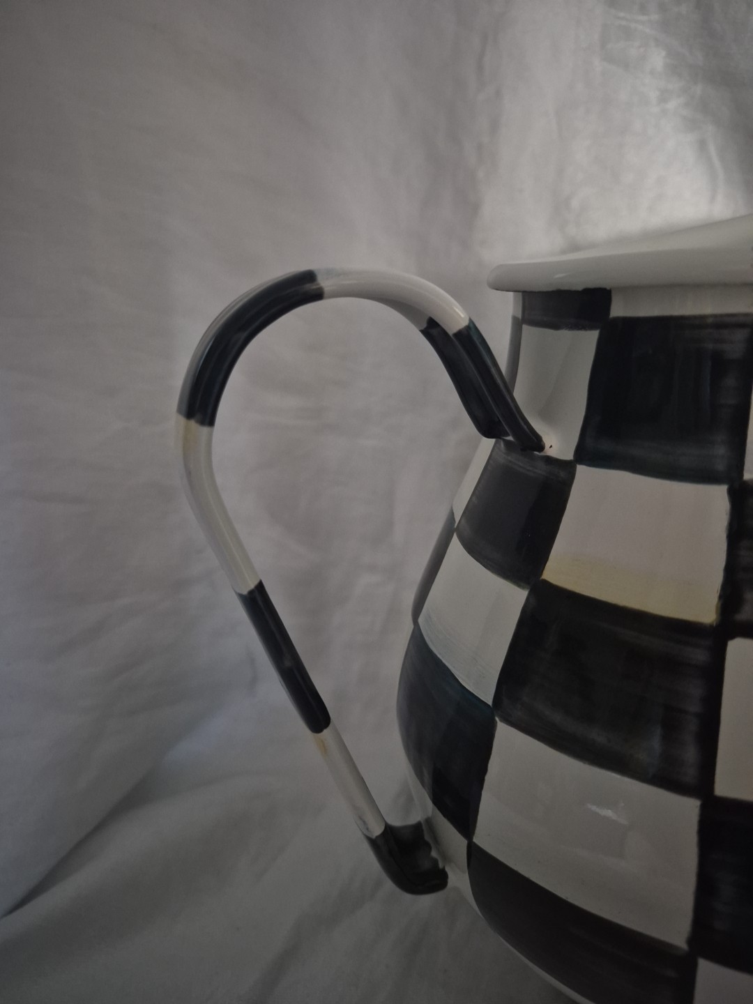 MACKENZIE CHILDS COURTLY CHECK BLACK & WHITE ENAMEL 96 oz WATER PITCHER JUG NWT
