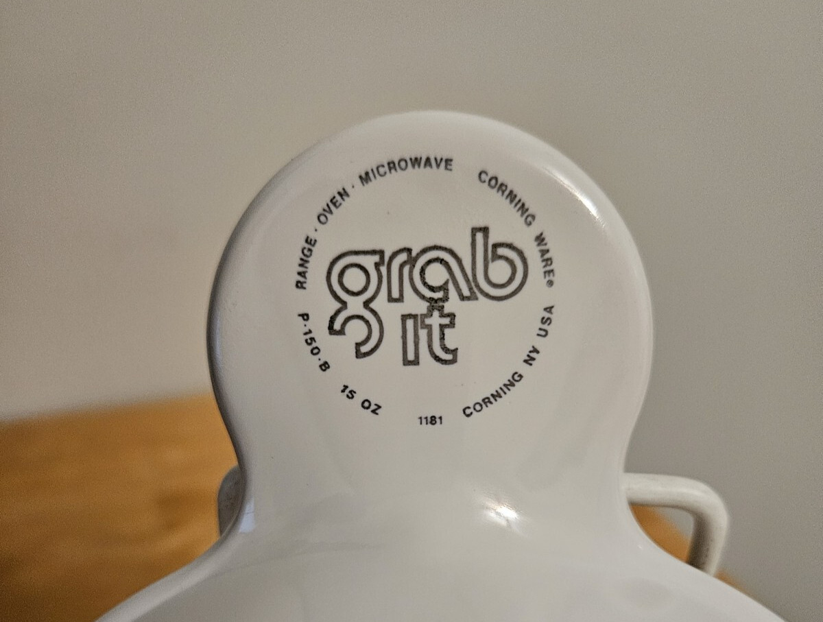 CorningWare P-150-B; 15 oz GRAB IT Bowl White, w/o Lid; logo bottom handle- GUC