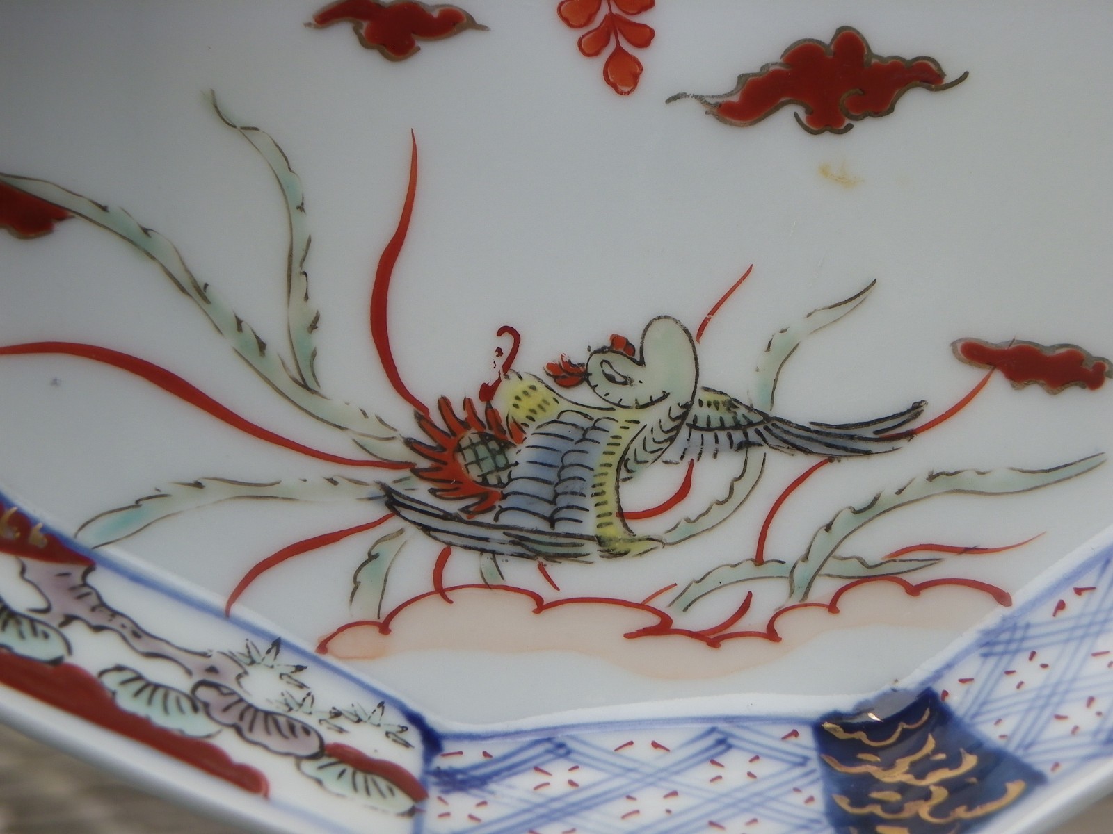 6″ x 5″ Oval 10-Sided Japanese Imari Ware Footed Dish-White-Gold-Blue-Rust