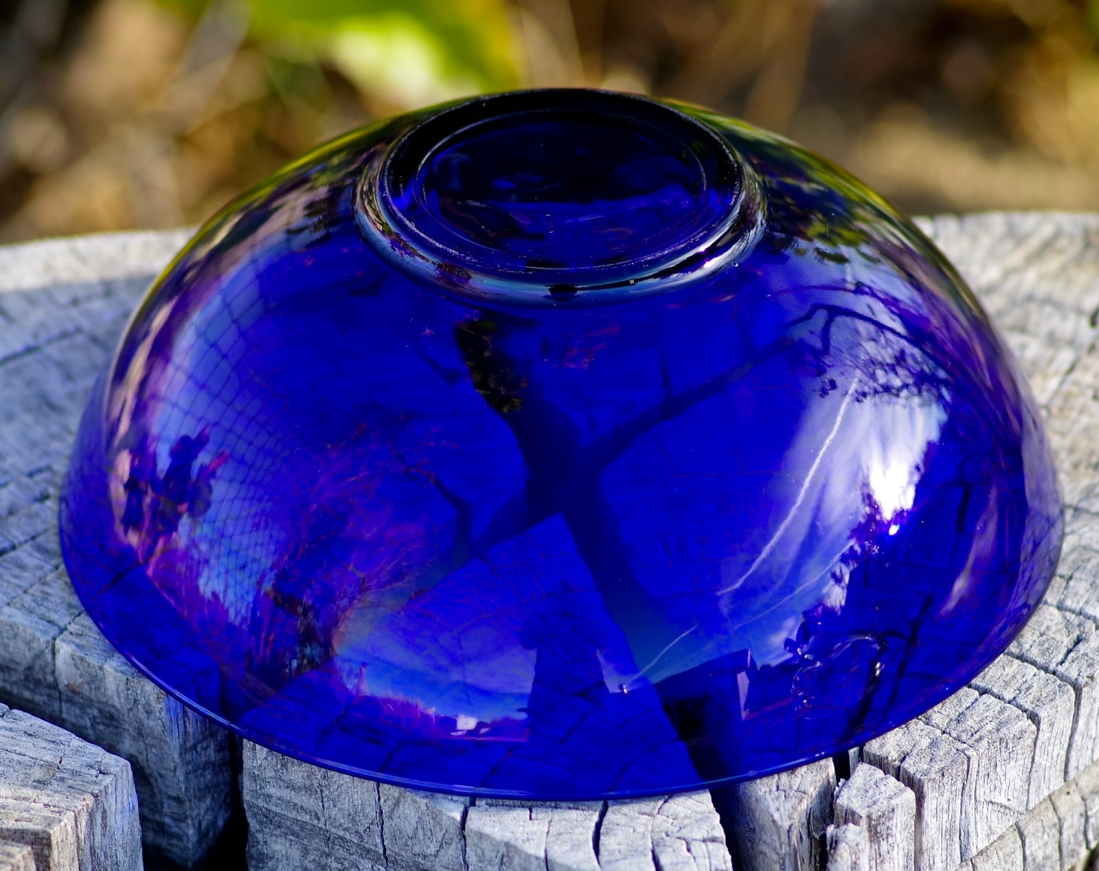 VINTAGE Art Glass Cobalt Blue 8″ Bowl Scandinavian Glass 1950’s