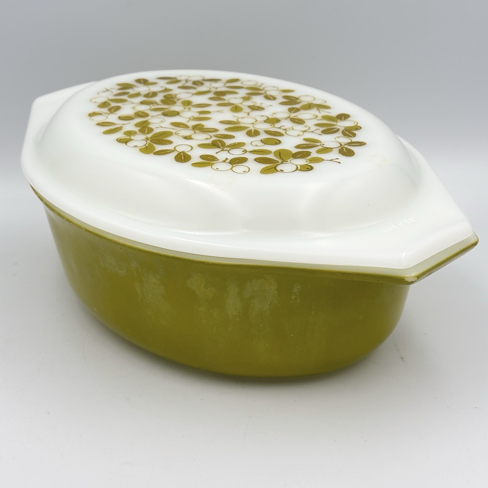 Vtg. PYREX Verde Olive Green 1-1/2 Qt. Oval Casserole Dish W/ Lid 043 Ovenware