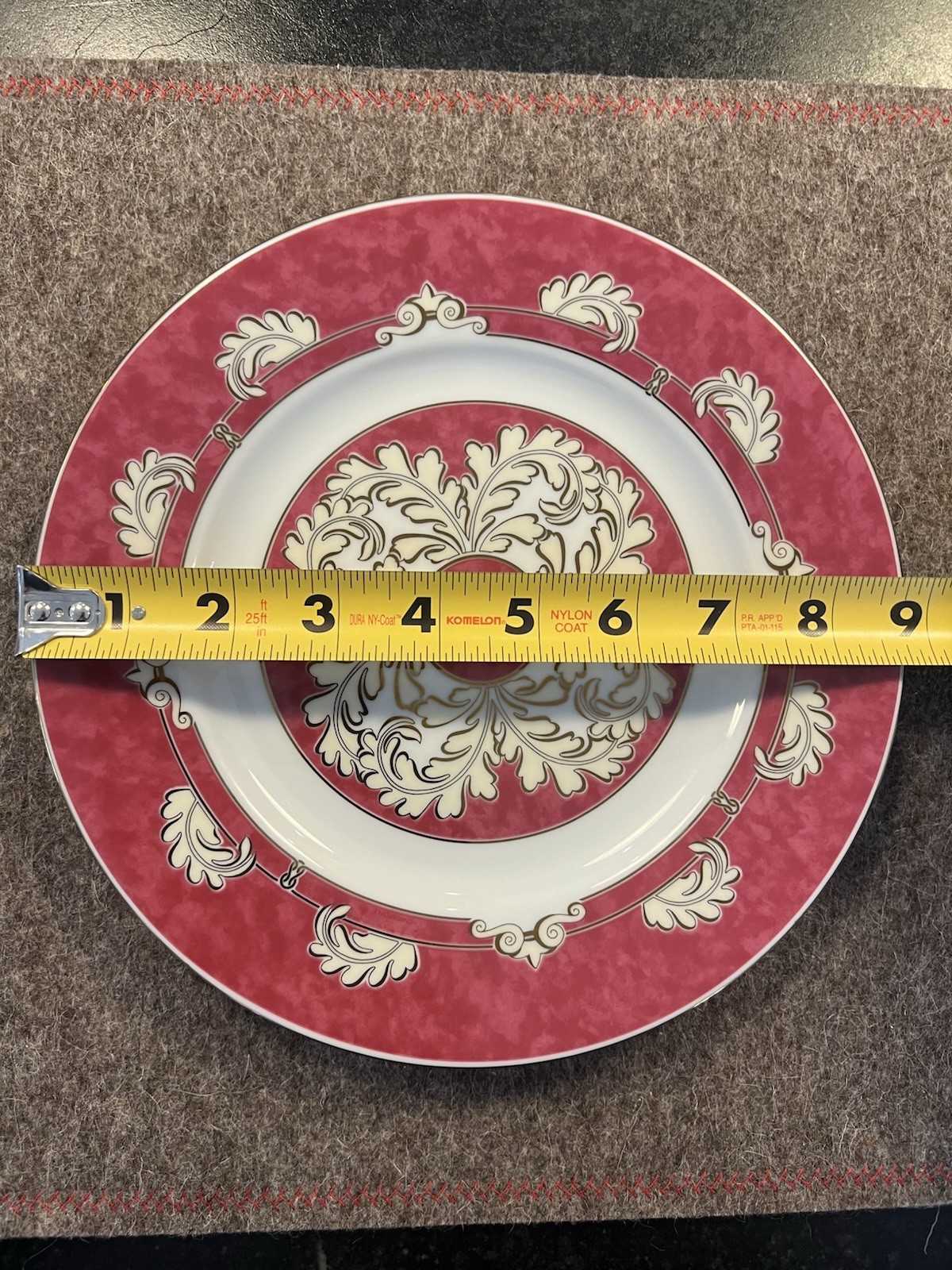 Set of 9 Christofle OCEANA ROUGE Aida Porcelain China Accent Plates 8 3/4”