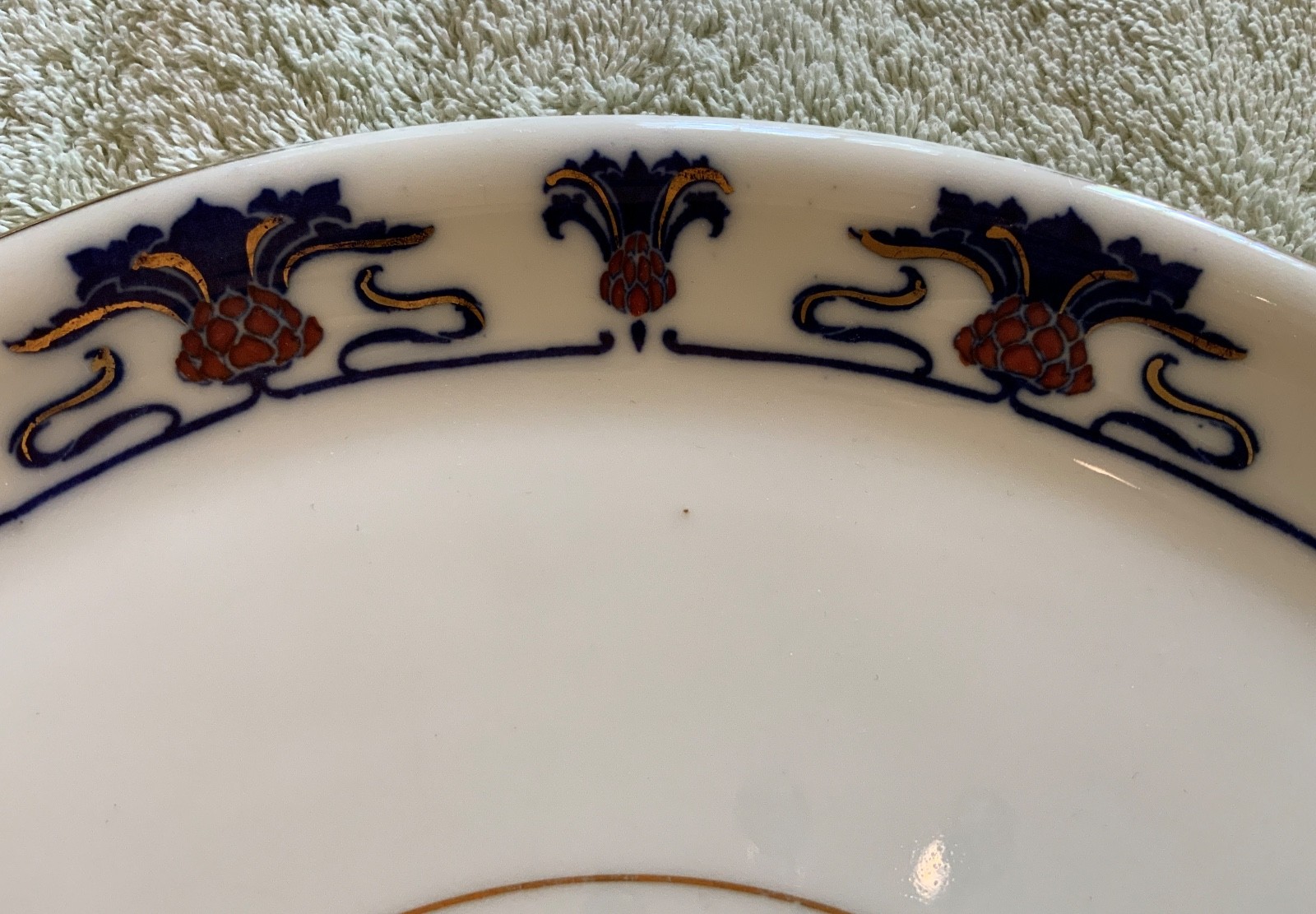 FOLEY ART CHINA PEACOCK POTTERY 12 1/4″ CHARGER C.1905-1913 SCOTTISH THISTLE