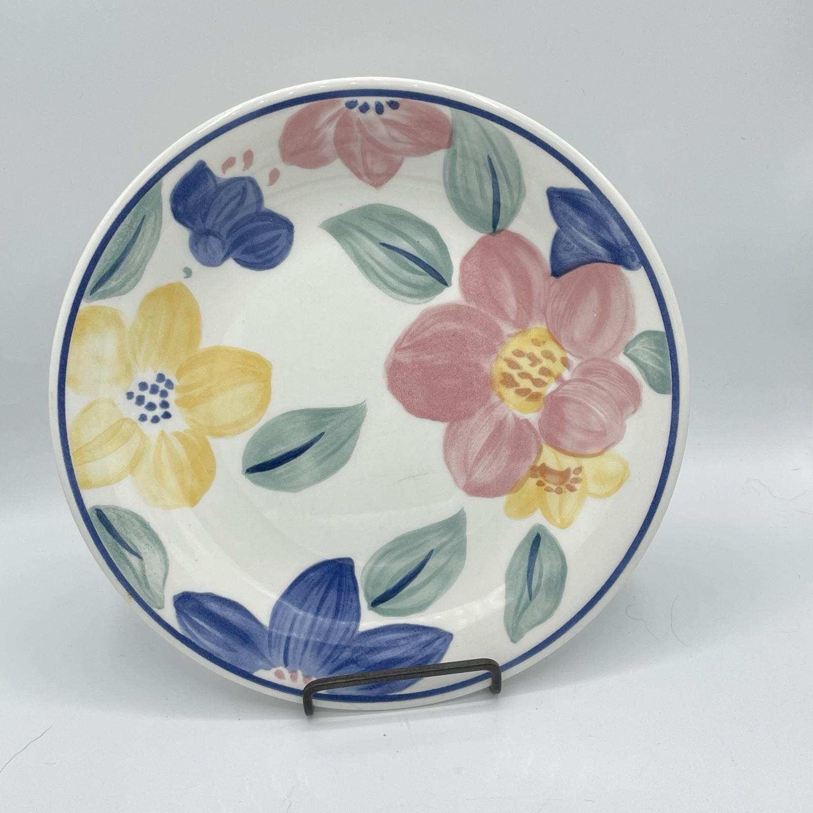 Set Of 2 JOHNSON BROTHERS MARIE Dinner Plates Made In England 1992 10.5″ Floral